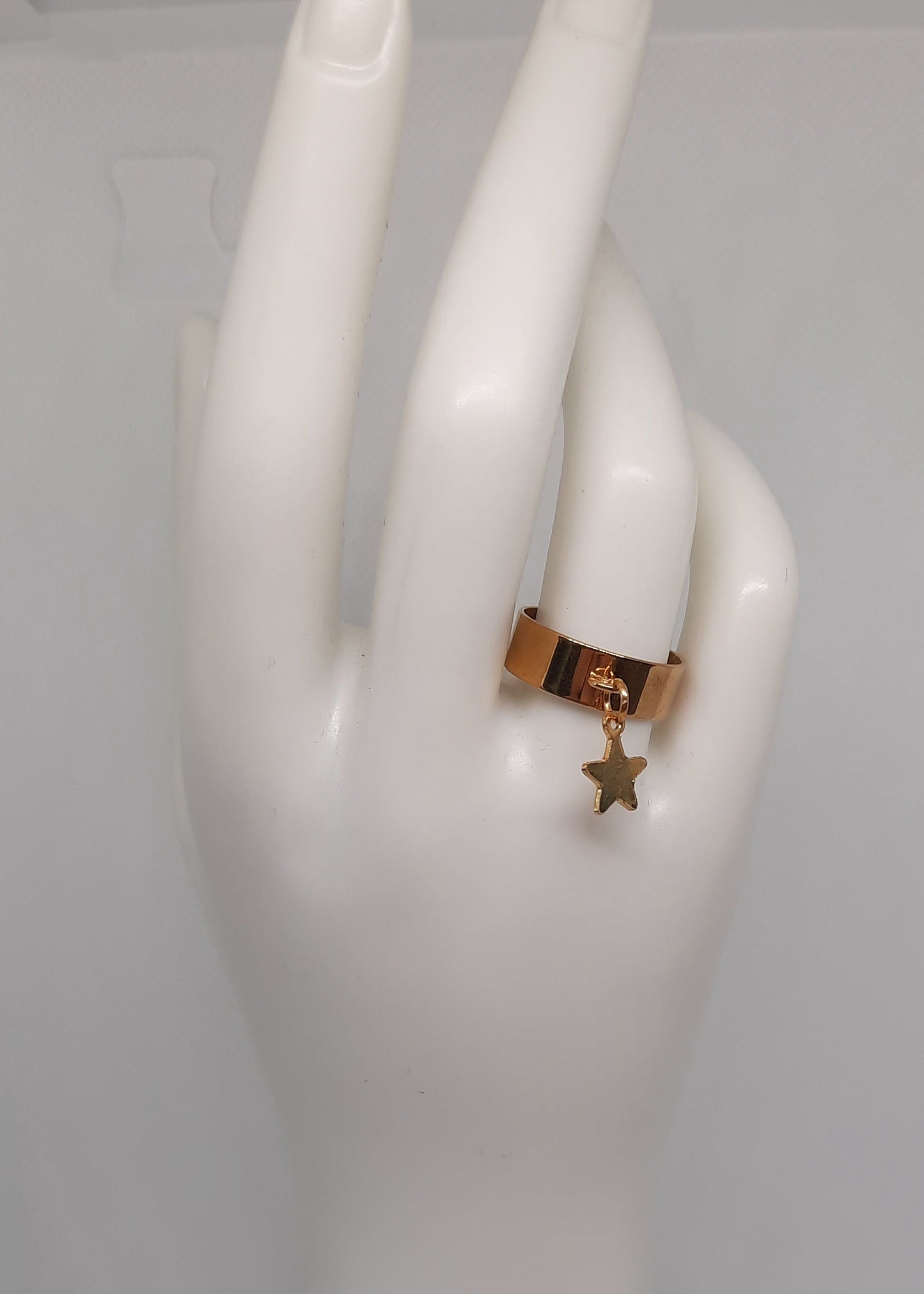 Bague dorée ajustable pour femme en acier inoxydable, avec breloque étoile mobile, finition brillante, bijou tendance et résistant à l’eau