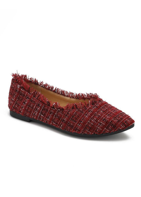 Ballerines femme bordeaux en tissu tweed effet effiloché, coupe confortable et semelle noire souple, style chic et décontracté – Timalya.