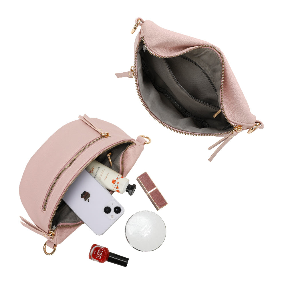 Banane Gallantry rose poudré en simili cuir grainé, avec sangle réglable à motif chevrons, fermeture zippée et poche frontale, idéale pour un look tendance et pratique