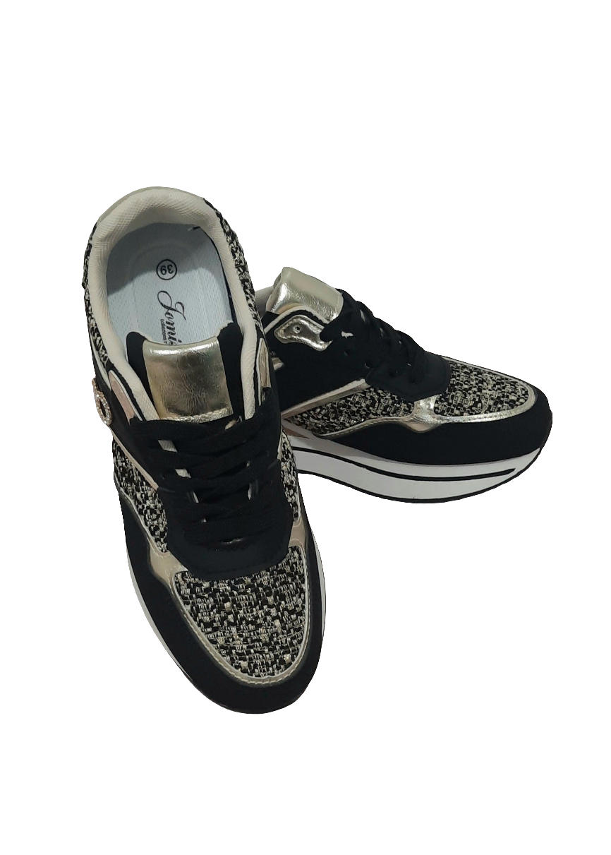 Baskets femme noires compensées avec détails dorés, tissu tweed noir et doré, logo en strass “8”, semelle blanche moderne, look chic sport – Timalya.