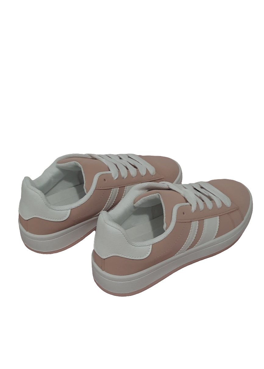 Baskets femme rose poudré avec rayures blanches contrastantes, lacets blancs, semelle blanche, design sobre et moderne pour look casual chic – Timalya.