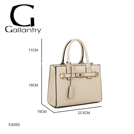 Sac à main femme couleur beige Gallantry, avec ceinture décorative dorée, anses rigides, bandoulière réglable, format structuré en simili cuir – Timalya.