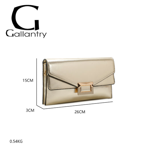 Sac à main Gallantry doré au format enveloppe, avec boucle dorée décorative, bandoulière amovible et fermeture à rabat, style chic et structuré pour femme