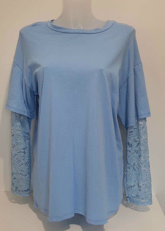 T-shirt bleu manches longues en dentelle, coupe droite casual chic, 95 % coton 5 % élasthanne, taille unique 36-44, fabriqué en Italie