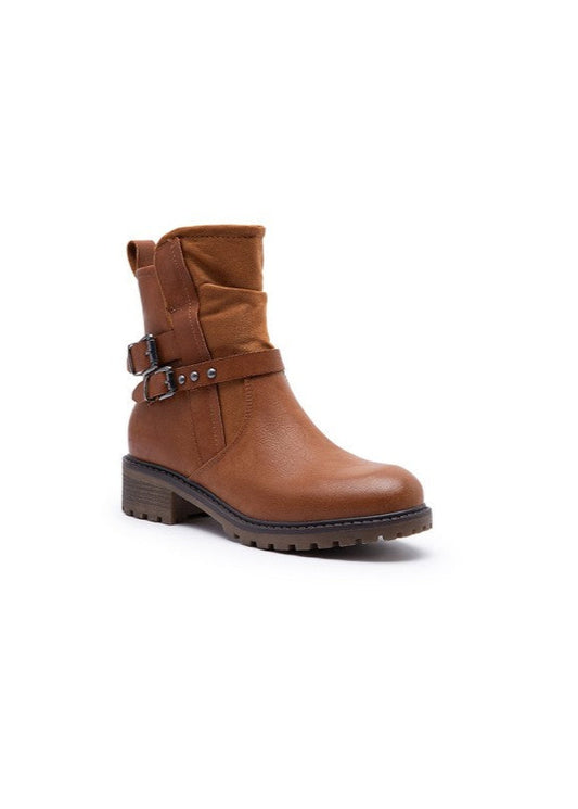 Bottines camel pour femme avec fermeture zippée, lanières croisées, boucles métalliques et semelle crantée. Modèle tendance, confortable et facile à porter, idéal pour l’automne-hiver – signé Timalya.