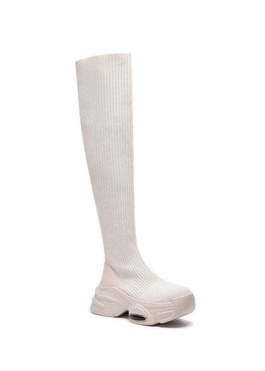 Cuissardes chaussettes femme couleur beige écru, tige en textile côtelé légèrement extensible, semelle plateforme épaisse et design moderne. Bottes confortables et stylées, idéales pour un look urbain tendance – Collection Timalya prêt-à-porter et chaussures.