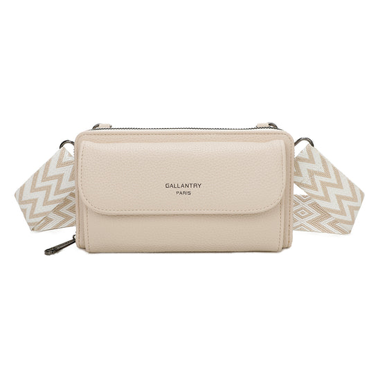 Portefeuille à bandoulière Gallantry en simili cuir beige, avec grande poche frontale et sangle fantaisie à motif chevrons, pratique et tendance pour femme