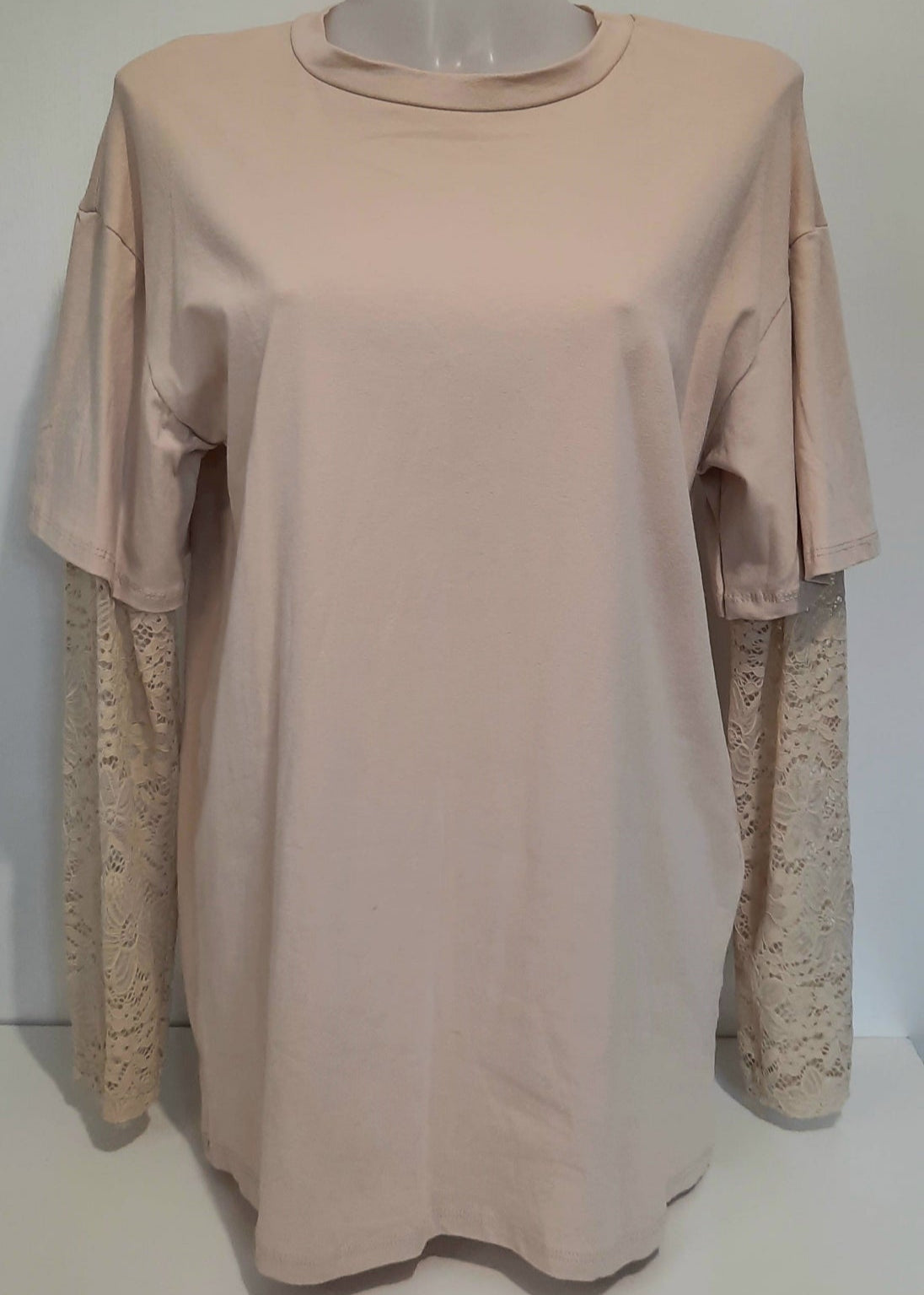 T-shirt beige manches longues en dentelle, coupe droite casual chic, 95 % coton 5 % élasthanne, taille unique 36–44, fabriqué en Italie