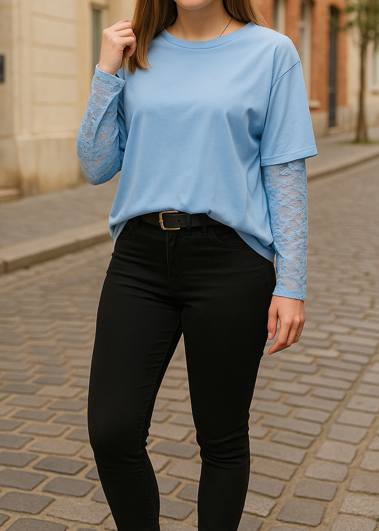 T-shirt bleu manches longues en dentelle, coupe droite casual chic, 95 % coton 5 % élasthanne, taille unique 36-44, fabriqué en Italie