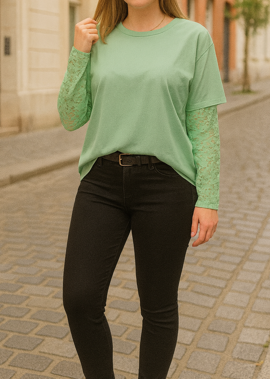 T-shirt vert manches longues en dentelle, coupe droite casual chic, 95 % coton 5 % élasthanne, taille unique 36-44, fabriqué en Italie